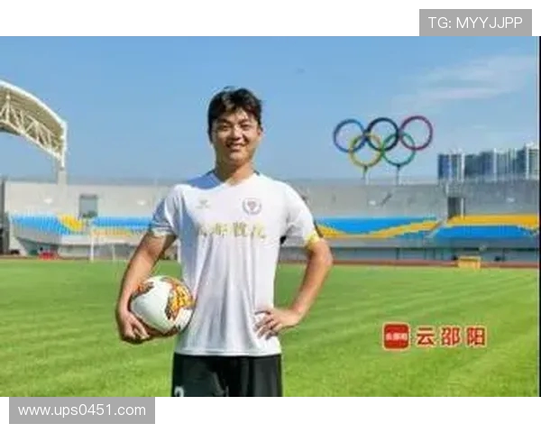 邵阳队全力出击再掀绿茵风暴谱写城市足球荣耀新篇章